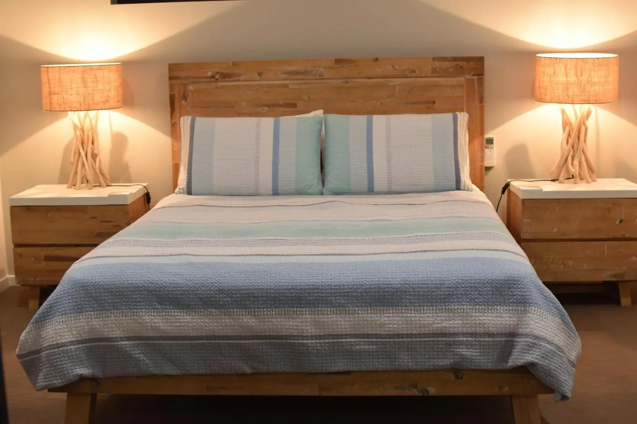 Beach Luxury Upmarket 2B 2B Ocean Views 250M To Buddina Beach! Apartament